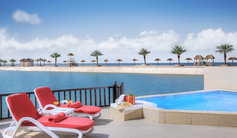 middle-east-holidays-ras-al-khaimah-the-cove-rotana-resort-sea-view -two-bedroom-villa-terrace